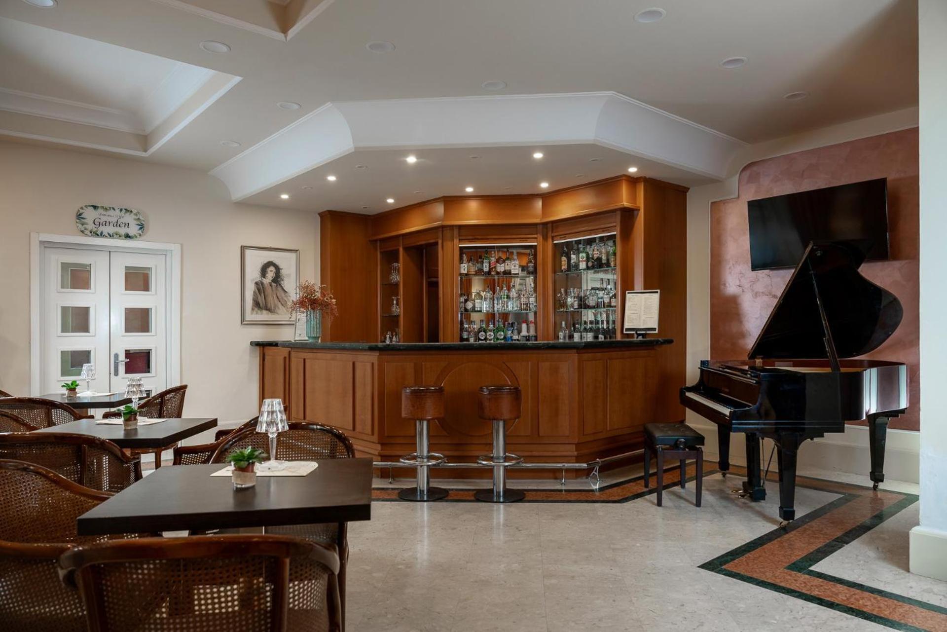 Grand Hotel Adriatico Firenze Esterno foto